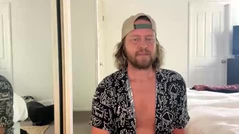 Snapshot of gcsurfer81 chatting on 28, 10, 2025 gcsurfer81 online show from 28, 10, 2025