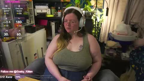 Snapshot of geeky_kitten chatting on 5, 10, 2025 Geeky Kitten Leina -  online show from 5, 10, 2025