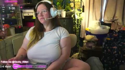 Snapshot of geeky_kitten chatting on 10, 10, 2025 Geeky Kitten Leina -  online show from 10, 10, 2025