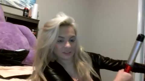 geminincapricorn96 online show from 14, 12, 2025