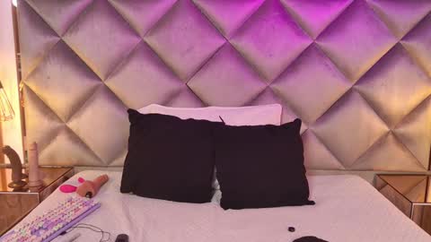 Snapshot of gemma_sm chatting on 22, 9, 2025 Maria  online show from 22, 9, 2025