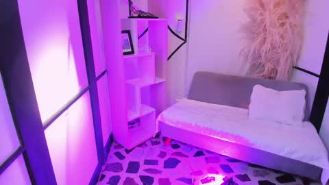 gemmabrown_ online show from 23, 3, 2026