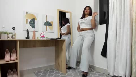 Snapshot of genesis_torres chatting on 8, 3, 2025 Genesis  online show from 8, 3, 2025