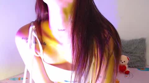Snapshot of genesisgomez chatting on 4, 1, 2025 Genesis online show from 4, 1, 2025