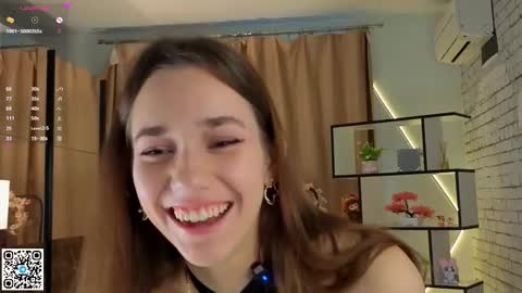 Snapshot of geniafrend chatting on 18, 10, 2025 Amely  online show from 18, 10, 2025