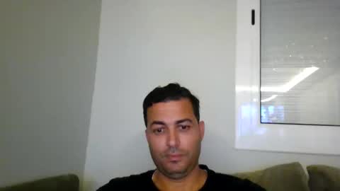 Snapshot of genteldevil chatting on 15, 11, 2025 genteldevil online show from 15, 11, 2025