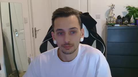 Snapshot of georgek0011 chatting on 7, 11, 2025 georgek0011 online show from 7, 11, 2025