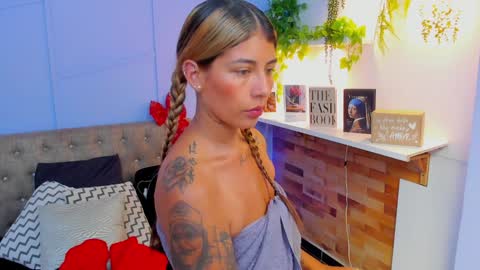 Snapshot of georgina_coule chatting on 14, 12, 2024 Georgina Coule online show from 14, 12, 2024