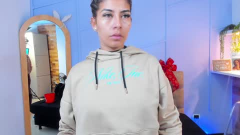 Snapshot of georgina_coule chatting on 20, 12, 2024 Georgina Coule online show from 20, 12, 2024