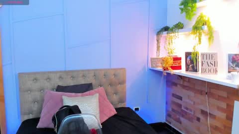 Snapshot of georgina_coule chatting on 24, 12, 2024 Georgina Coule online show from 24, 12, 2024