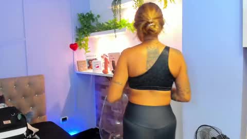 Snapshot of georgina_coule chatting on 20, 2, 2025 Georgina Coule online show from 20, 2, 2025