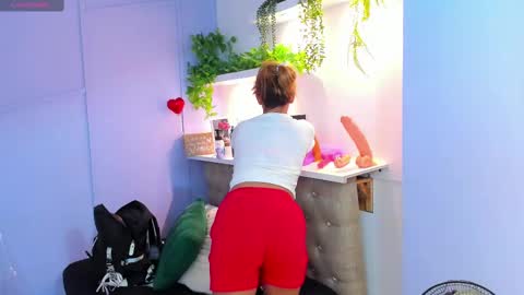 Snapshot of georgina_coule chatting on 28, 2, 2025 Georgina Coule online show from 28, 2, 2025