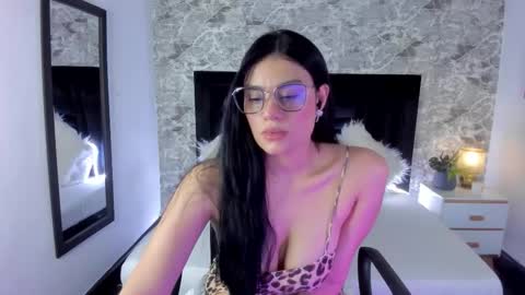 georginaa_cooper online show from 12, 9, 2025
