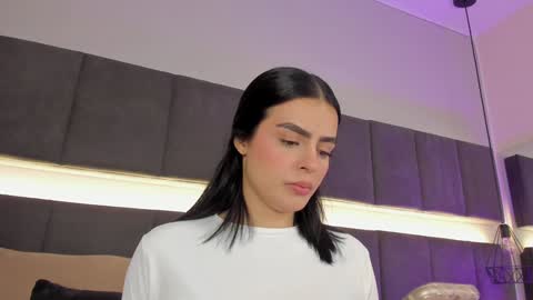 Kendal  online show from 7, 1, 2025