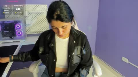 Danna Astrom online show from 5, 10, 2025