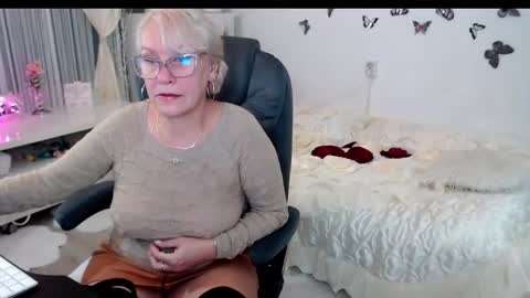 Snapshot of ghertrudequeen chatting on 3, 10, 2025 Ghertrudequeen online show from 3, 10, 2025