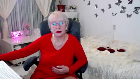 Snapshot of ghertrudequeen chatting on 4, 10, 2025 Ghertrudequeen online show from 4, 10, 2025