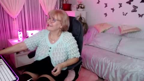 Snapshot of ghertrudequeen chatting on 14, 11, 2025 Ghertrudequeen online show from 14, 11, 2025