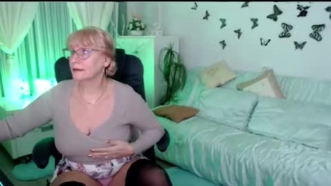 Snapshot of ghertrudequeen chatting on 22, 11, 2025 Ghertrudequeen online show from 22, 11, 2025