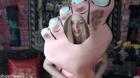 Snapshot of ghostflower chatting on 31, 10, 2025 ghostflower online show from 31, 10, 2025