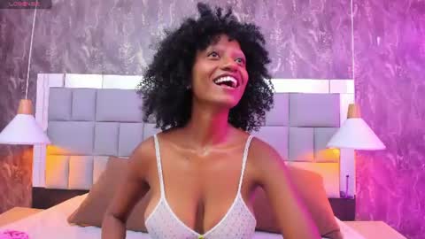 Snapshot of gia_bell chatting on 22, 6, 2026 gia_bell online show from 22, 6, 2026