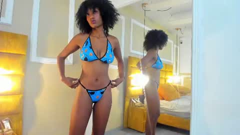Snapshot of gia_bell chatting on 28, 6, 2026 gia_bell online show from 28, 6, 2026