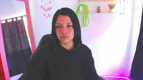 giaaaa   online show from 11, 5, 2026