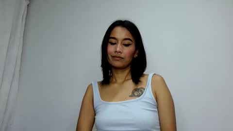 Snapshot of gia_lee10 chatting on 28, 9, 2025 Gia Lee online show from 28, 9, 2025