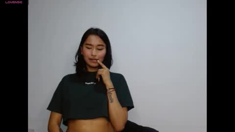 Snapshot of gia_lee10 chatting on 7, 11, 2025 Gia Lee online show from 7, 11, 2025