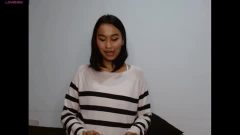 Snapshot of gia_lee10 chatting on 8, 11, 2025 Gia Lee online show from 8, 11, 2025