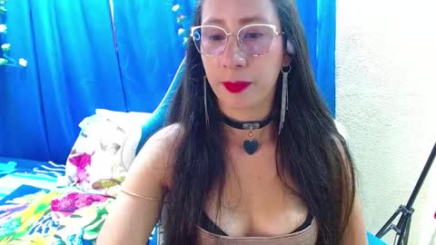 Gia  online show from 30, 4, 2026