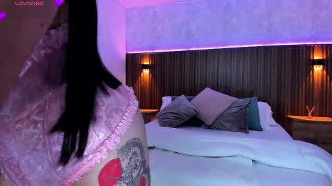 Gia lowry online show from 22, 2, 2025
