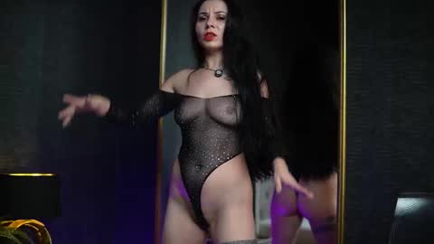  Gia  online show from 18, 12, 2025