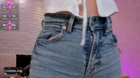 Gia Ferrera online show from 18, 10, 2025