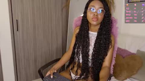 Snapshot of gianellaarittza chatting on 15, 9, 2025 Gia online show from 15, 9, 2025