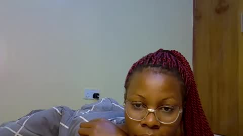 Snapshot of gianna_012 chatting on 21, 9, 2025 ENNY online show from 21, 9, 2025