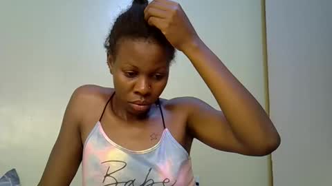 Snapshot of gianna_012 chatting on 26, 9, 2025 ENNY online show from 26, 9, 2025