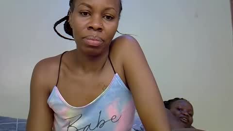 Snapshot of gianna_012 chatting on 13, 10, 2025 ENNY online show from 13, 10, 2025