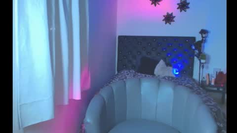 Giana Roberts online show from 1, 11, 2025