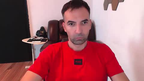 Snapshot of gianni_lion chatting on 12, 10, 2025 Gianni online show from 12, 10, 2025