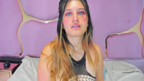 GiaRoussel online show from 9, 1, 2025