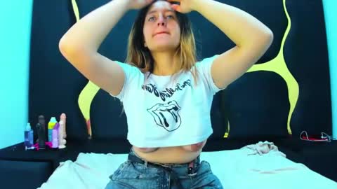 GiaRoussel online show from 2, 2, 2025