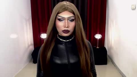 Gia X online show from 11, 12, 2024
