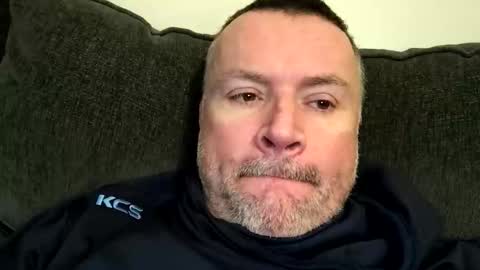 Snapshot of giddyup2222222 chatting on 15, 12, 2025 giddyup2222222 online show from 15, 12, 2025