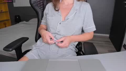 gigihadd online show from 5, 7, 2026