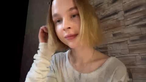 Molly online show from 4, 10, 2025