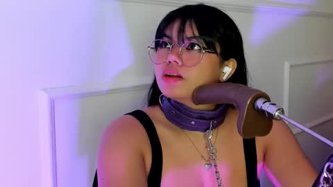Snapshot of giiabloom chatting on 23, 2, 2025 giia online show from 23, 2, 2025