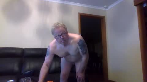 Snapshot of gimmmieoooo chatting on 9, 10, 2025 gimmmieoooo online show from 9, 10, 2025