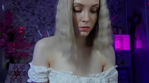 Snapshot of gina_lovelyy chatting on 3, 4, 2026 Gina online show from 3, 4, 2026