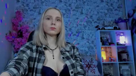 Snapshot of gina_lovelyy chatting on 14, 4, 2026 Gina online show from 14, 4, 2026